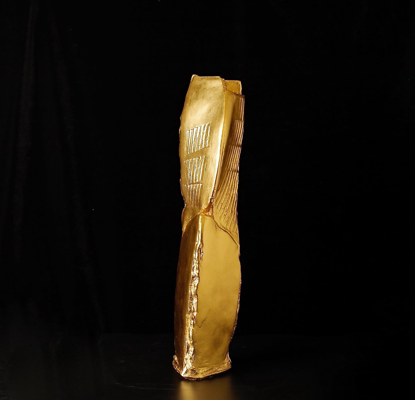 Spectacular Tall bronze vase by one of the top metal artists of 20C ZA01